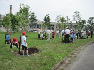 緑が丘市民委員会と緑が丘小学校